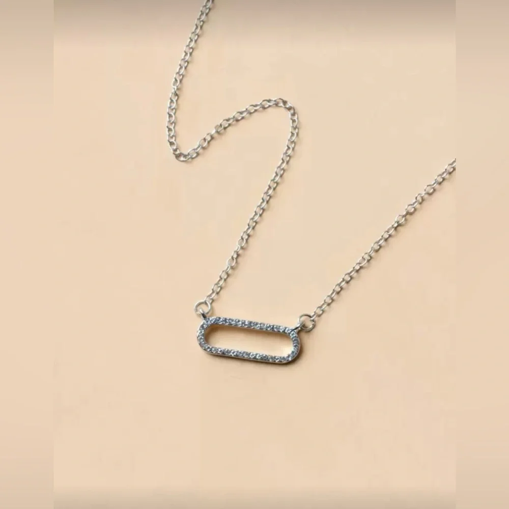 Silver Tone Necklace with Oval Pendant‎
